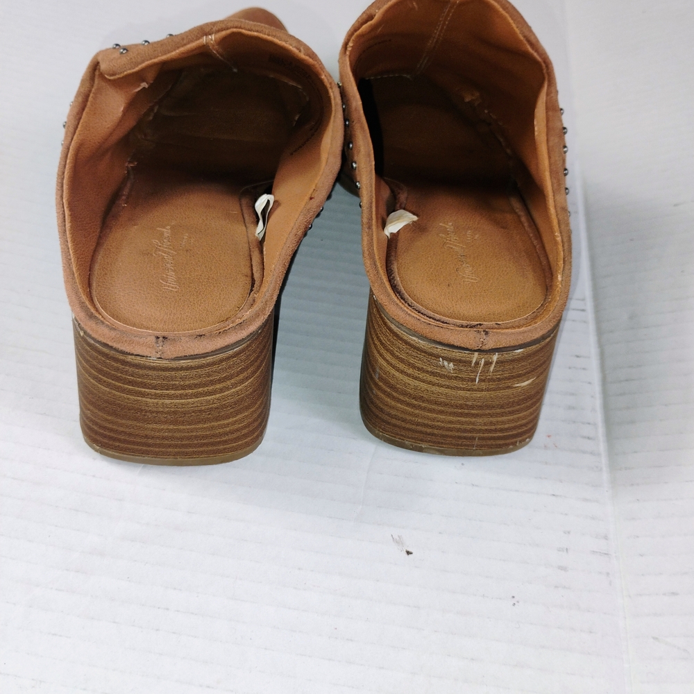 Universal Thread Crista Studded Pointed-Toe Heele… - image 4